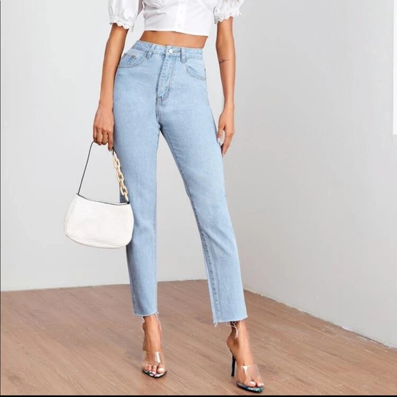 ❌SOLD❌ Shein High Waisted Raw Hem Carrot Jeans - Picture 1 of 3
